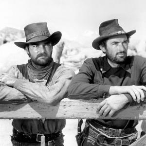 Still of Gregory Peck and John Russell in Yellow Sky 1948