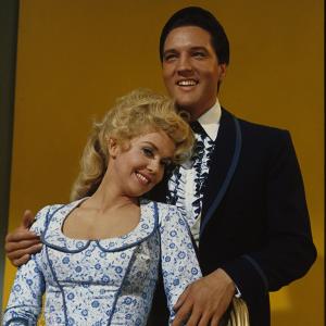 Still of Elvis Presley and Donna Douglas in Frankie and Johnny 1966