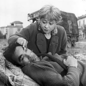 Still of Anthony Quinn and Giulietta Masina in La Strada 1954