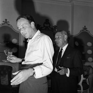 Frank Sinatra and Michael Romanoff in a London apartment