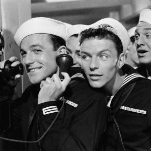 Still of Gene Kelly and Frank Sinatra in Anchors Aweigh 1945
