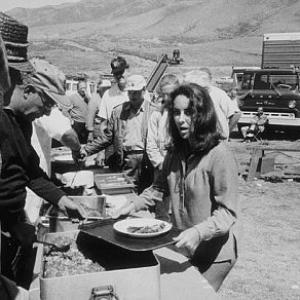 Sandpiper Elizabeth Taylor on location during lunch 1965 MGM  1978 Bernie Abramson MPTV