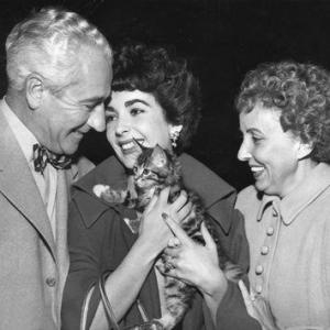 Elizabeth Taylor and parents circa 1955