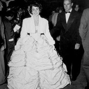 Academy Awards 21st Annual Elizabeth Taylor arriving at the awards