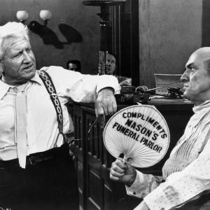 Still of Spencer Tracy and Fredric March in Inherit the Wind (1960)