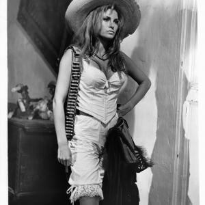 Still of Raquel Welch in 100 Rifles 1969
