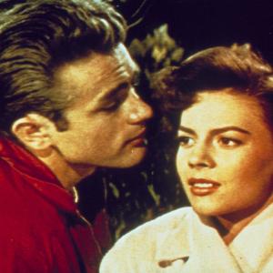 Still of James Dean and Natalie Wood in Rebel Without a Cause 1955
