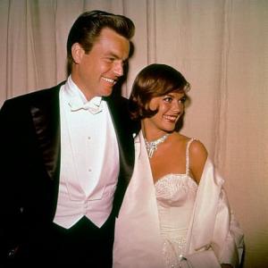 Academy Awards 32nd Annual Robert Wagner and Natalie Wood
