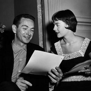 Marion Hargrove author of the Girl He Left Behind discusses the story with Natalie Wood c 1956
