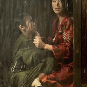 Still of Li Gong and Suzuka Ohgo in Memoirs of a Geisha 2005