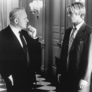 Still of Brad Pitt and Anthony Hopkins in Meet Joe Black 1998