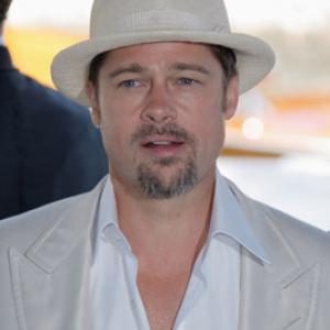 Brad Pitt at event of Perskaityk ir sudegink (2008)