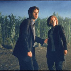 Still of Gillian Anderson and David Duchovny in The X Files 1998