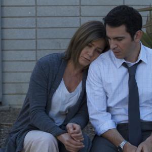 Still of Jennifer Aniston and Chris Messina in Pyragas 2014