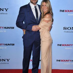 Jennifer Aniston and Gerard Butler at event of The Bounty Hunter 2010