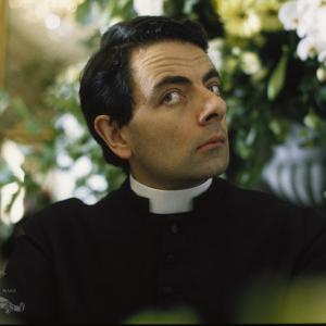 Still of Rowan Atkinson in Ketverios vestuves ir vienerios laidotuves 1994