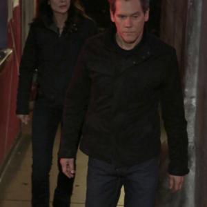 Still of Kevin Bacon and Annie Parisse in The Following (2013)
