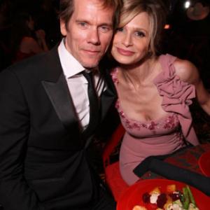 Kevin Bacon and Kyra Sedgwick at event of The 61st Primetime Emmy Awards (2009)
