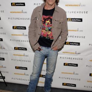 Kevin Bacon at event of Rock School 2005