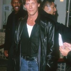 Kevin Bacon at event of Kovos klubas 1999