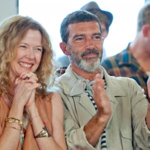 Still of Antonio Banderas and Annette Bening in Rube Sparks (2012)