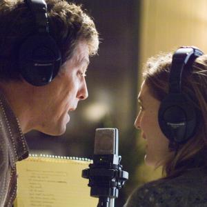 Still of Drew Barrymore and Hugh Grant in Muzika ir zodziai (2007)