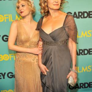 Drew Barrymore and Jessica Lange at event of Grey Gardens 2009