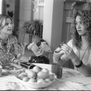 Still of Drew Barrymore and Christine Taylor in The Wedding Singer 1998