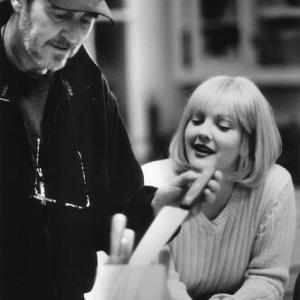 Drew Barrymore and Wes Craven in Klyksmas 1996