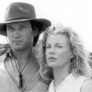 Still of Kim Basinger and Vincent Perez in I Dreamed of Africa 2000