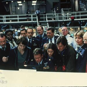 Still of Matthew Broderick, Ally Sheedy, Dabney Coleman and Barry Corbin in Karo zaidimai (1983)