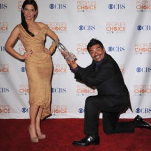 Sandra Bullock and George Lopez at event of The 36th Annual Peoples Choice Awards 2010