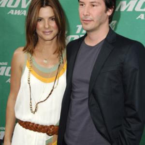 Sandra Bullock and Keanu Reeves at event of 2006 MTV Movie Awards 2006
