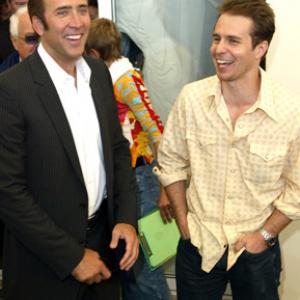 Nicolas Cage and Sam Rockwell at event of Matchstick Men (2003)
