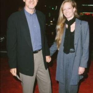 James Cameron and Suzy Amis at event of End of Days (1999)