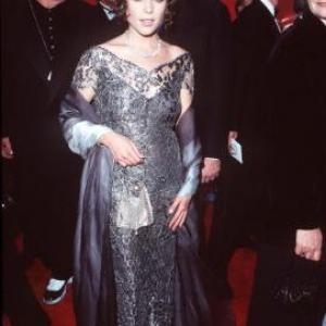 Neve Campbell at event of The 70th Annual Academy Awards (1998)