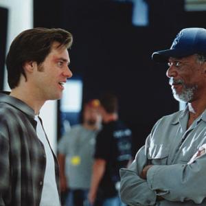 Still of Jim Carrey and Morgan Freeman in Bruce Almighty 2003