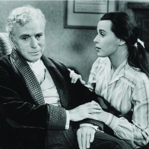 Still of Charles Chaplin and Claire Bloom in Limelight (1952)