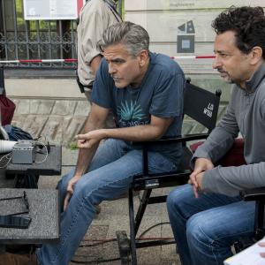 George Clooney and Grant Heslov in Brangenybiu medziotojai (2014)