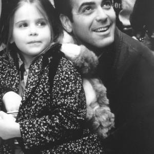 Still of George Clooney and Mae Whitman in One Fine Day (1996)