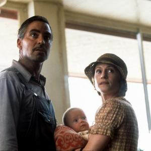 Still of George Clooney and Holly Hunter in O Brother, Where Art Thou? (2000)