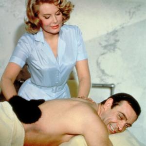 Still of Sean Connery in Kamuolinis zaibas (1965)