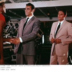 Still of Sean Connery and Jack Lord in Daktaras Ne (1962)