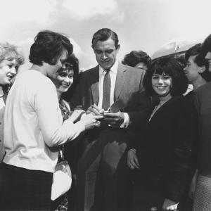 Goldfinger Sean Connery signing autographs 1964 UA IV