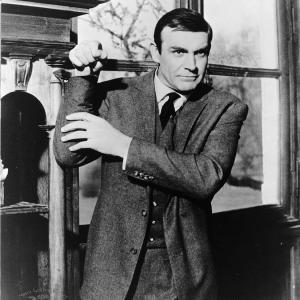 Still of Sean Connery in Kamuolinis zaibas 1965