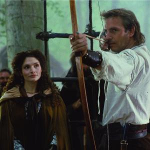 Still of Kevin Costner and Mary Elizabeth Mastrantonio in Robin Hood Prince of Thieves 1991
