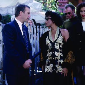 Still of Kevin Costner, Whitney Houston and Michele Lamar Richards in The Bodyguard (1992)