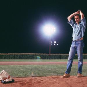 Still of Kevin Costner in Field of Dreams 1989