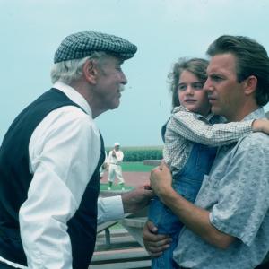 Still of Burt Lancaster, Kevin Costner and Gaby Hoffmann in Field of Dreams (1989)
