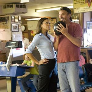 Still of Kevin Costner and Paula Patton in Swing Vote (2008)